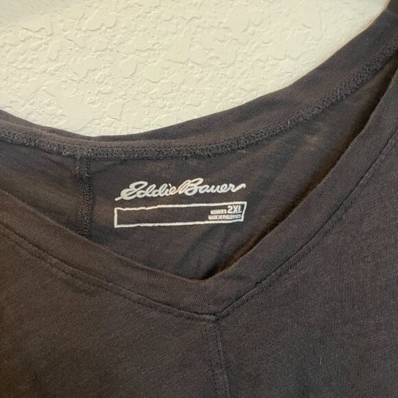 Eddie Bauer Black V-Neck T-Shirt - Picture 7 of 7